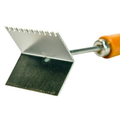 Queen Scraper Excluder – Wooden Handle – For Cleaning Beekeeping Equipment